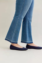 Judy Blue Jeans Mid Rise Slim Bootcut Tummy Control Release Hem Plus Sizes 024dcf9c-1ab9-49ee-aa95-3b9674692ab5-Max-Origin Trendsi