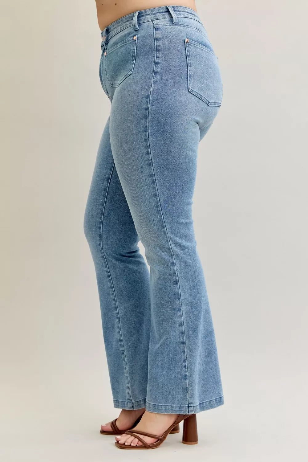Judy Blue Bootcut Jeans Mid Rise with Contrast Wash & Front Patch Pockets 035e2d52-fb7c-4b4b-8ee6-04f0c5583cd3-Max-Origin Trendsi