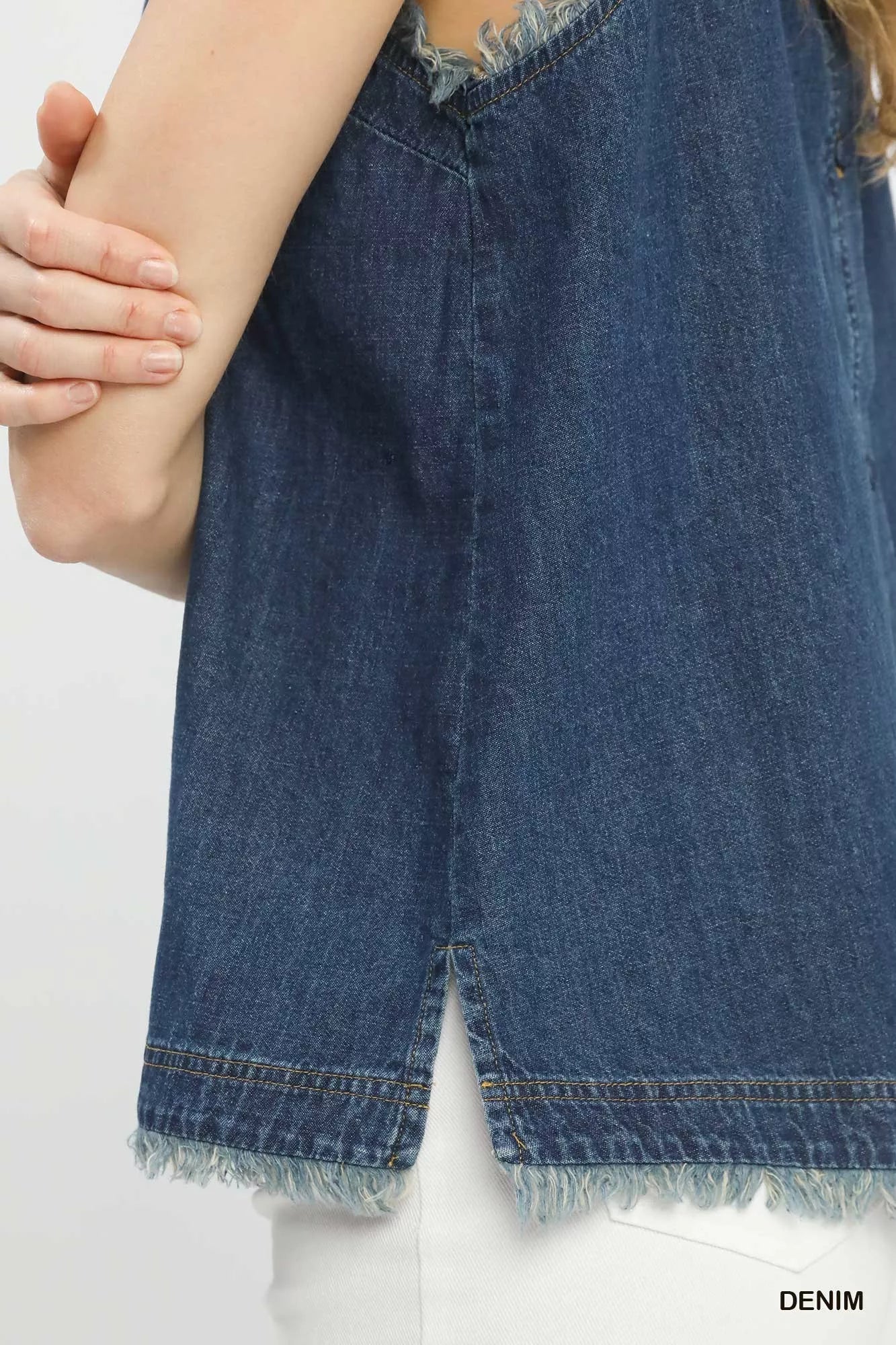 Umgee Denim Top Blue Sleeveless Fringe Hem Blouse 0415792b-55a1-492f-a482-6a0eb294dc08-Max-Origin Trendsi