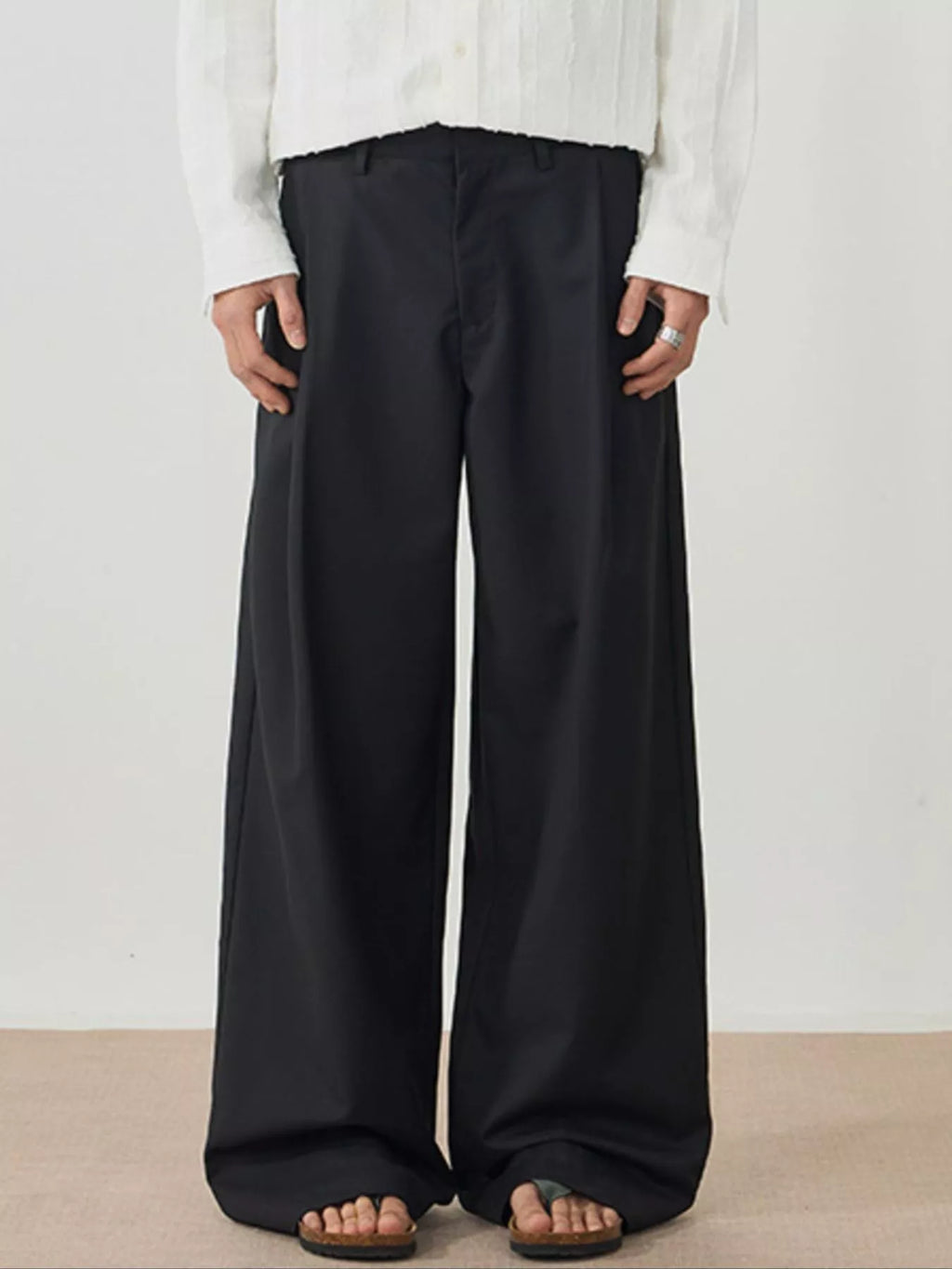 Men's Wide Leg Pleated Pants Oversized Trousers Black 05204498-a47f-4810-99f5-385b6d667084-Max-Origin Trendsi