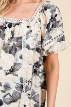 Lime 'N' Chili Blouse Black Floral Print Lace Trim Puff Short Sleeve 07166a4da44143669887022c43dae64f-Max-Origin Trendsi