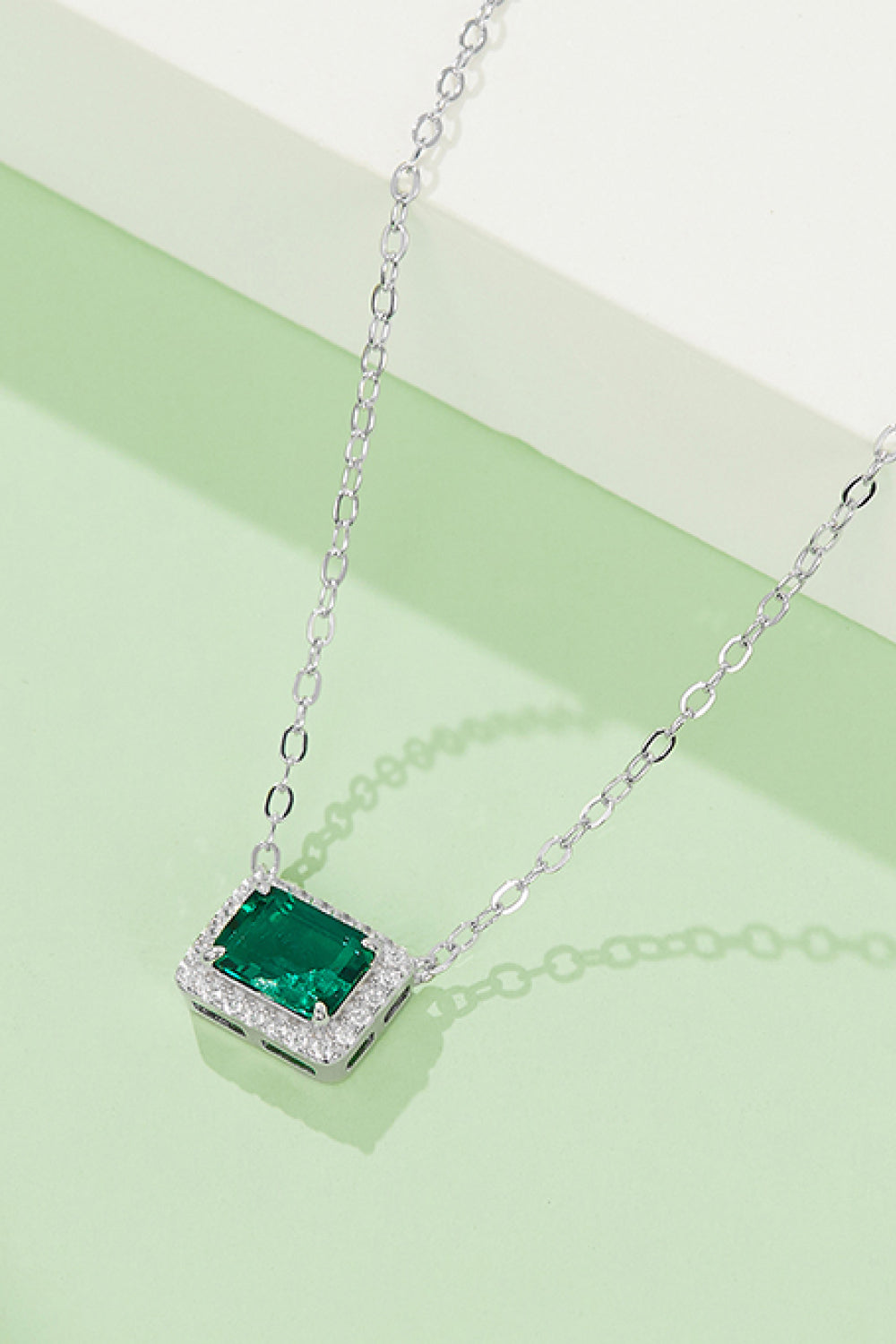 Murray Necklace 0.9 Carat Lab-Grown Emerald Green Rectangle Platinum-plated 073519fce3b2484baa02c2f34710ab88-Max Trendsi