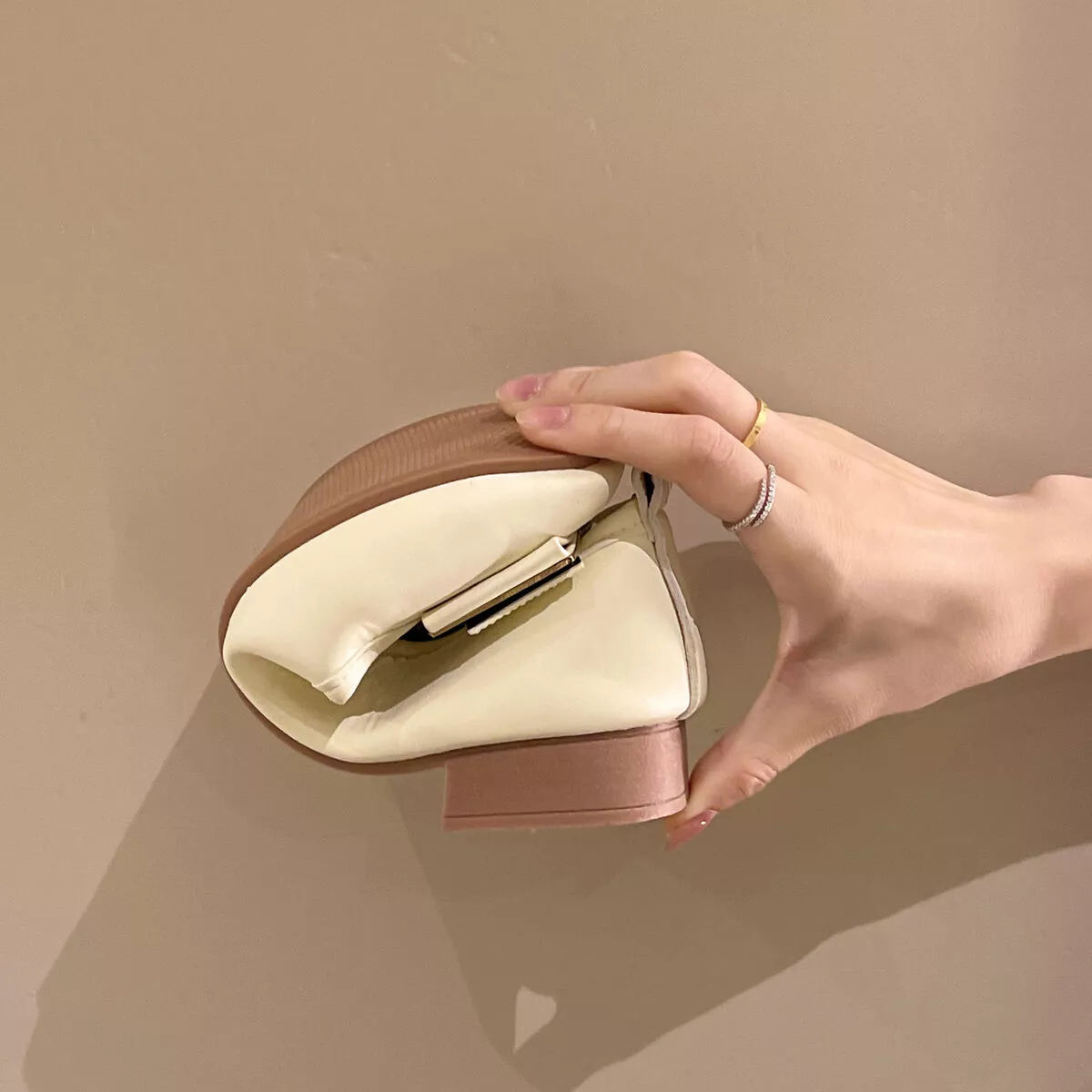 Women's Slip-Ons Round Toe Block Low Heels Shoes 073c912f5ed643a4964798303af31cc1-Max-Origin Trendsi