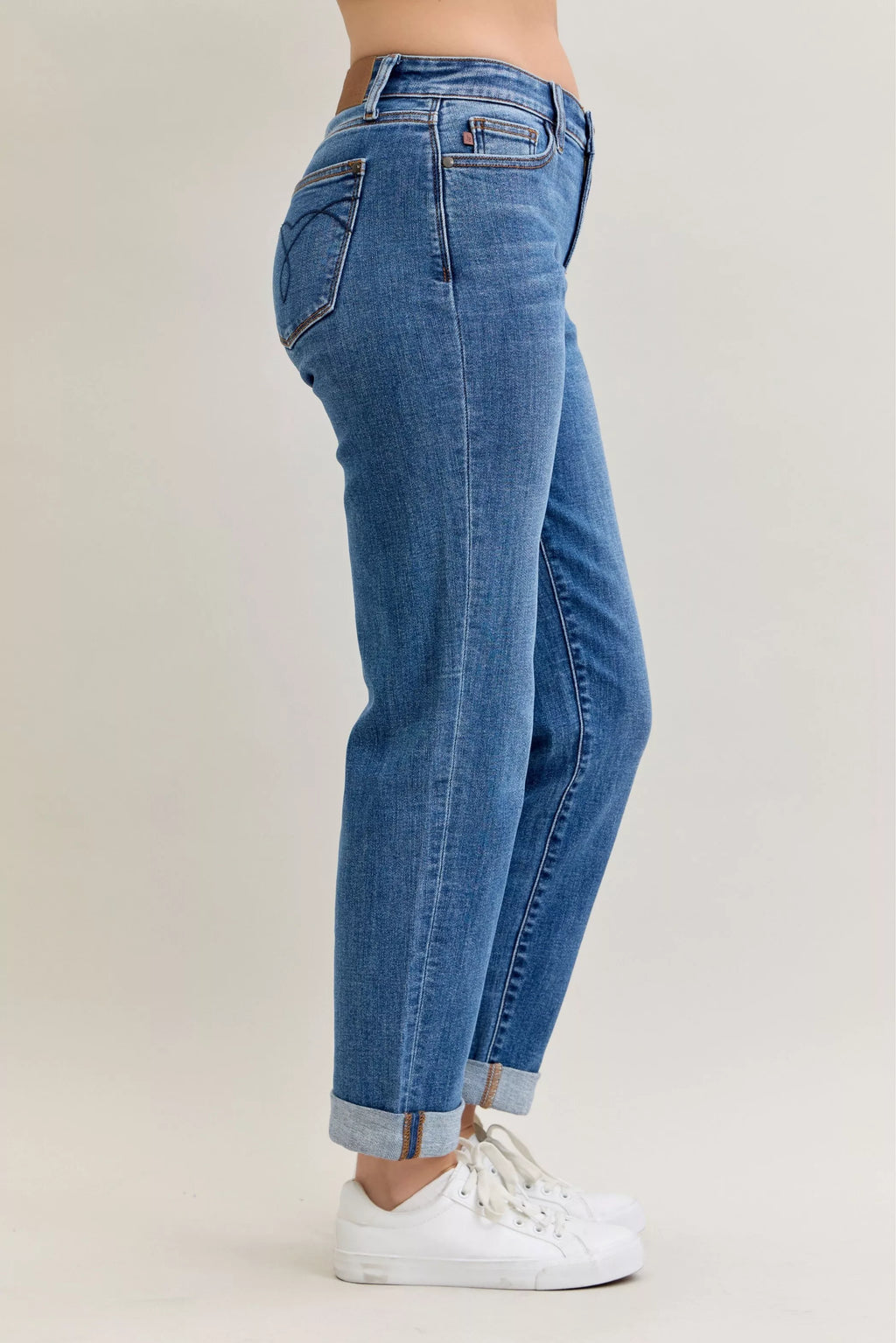 Judy Blue Jeans Mid Rise Boyfriend Classic Cuffed Plus Sizes Women's Denim 0b8e367003524f768617bca00cc6b9c7-Max-Origin Trendsi