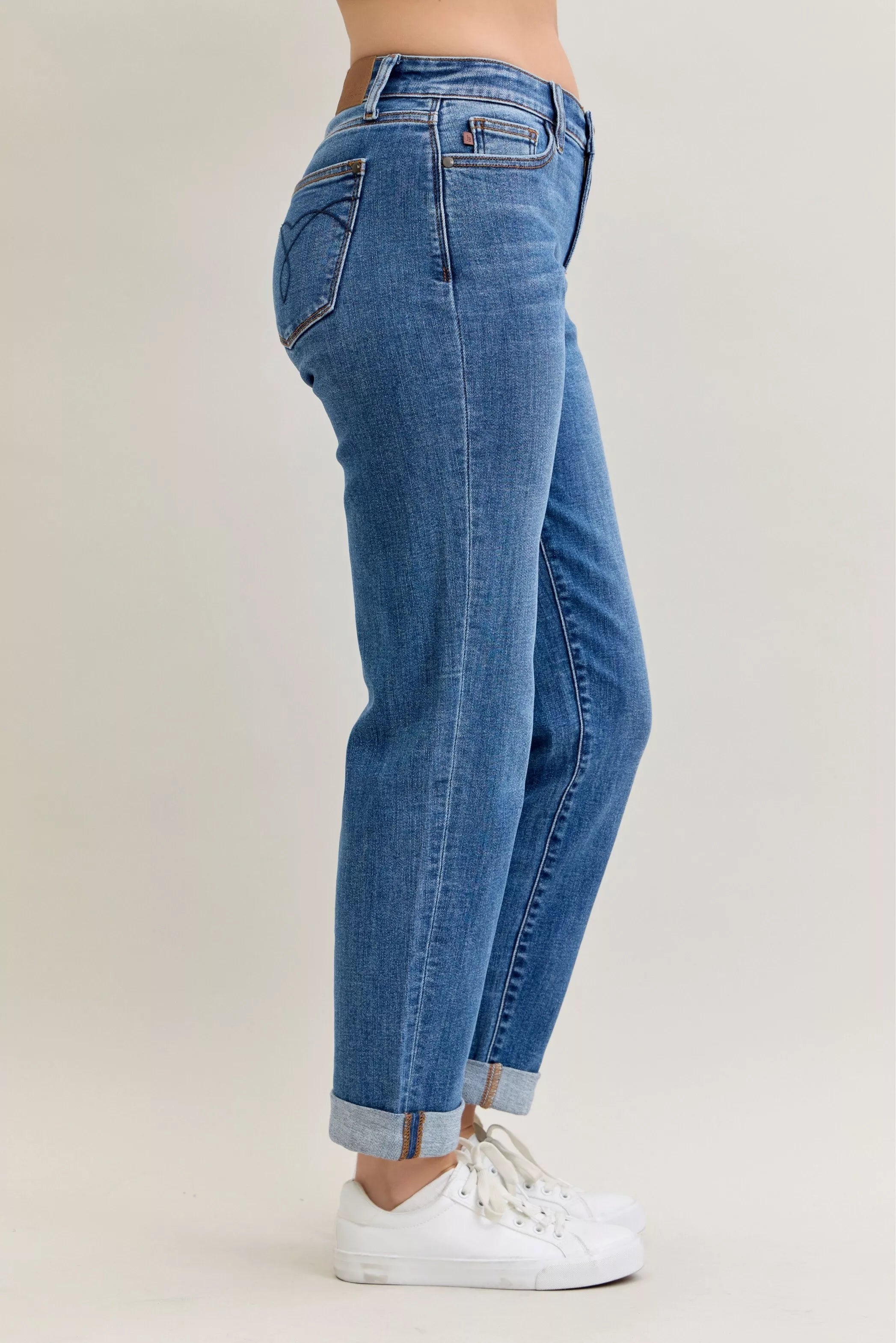 Judy Blue Jeans Mid Rise Boyfriend Classic Cuffed Plus Sizes Women's Denim 0b8e367003524f768617bca00cc6b9c7-Max-Origin Trendsi