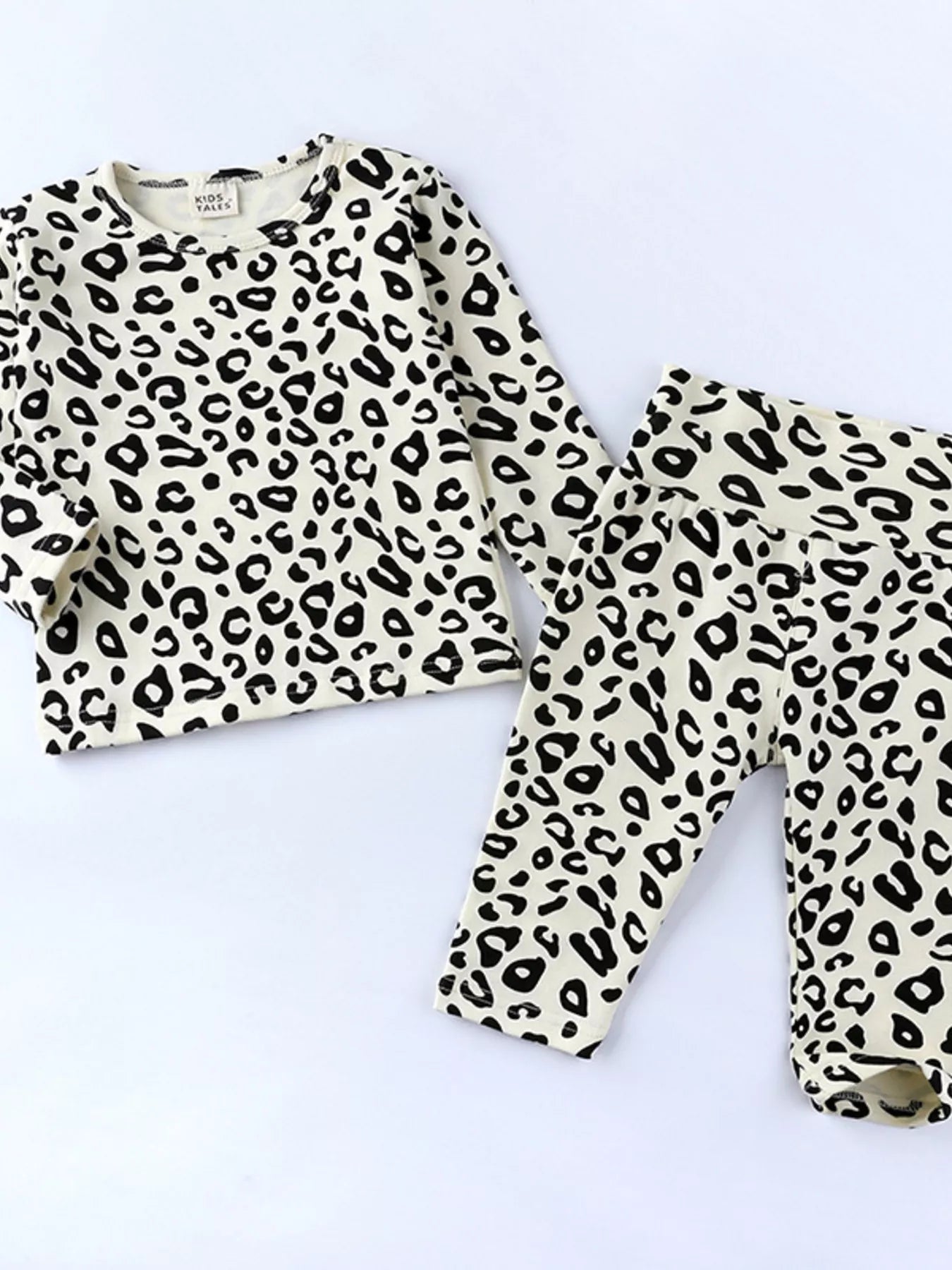 Gir's Leopard Outfit Set Children's Long Sleeve Top and Pants Set 2 Pcs Beige 0bc29dc950f646e28d1c486344a9c9be-Max-Origin Trendsi