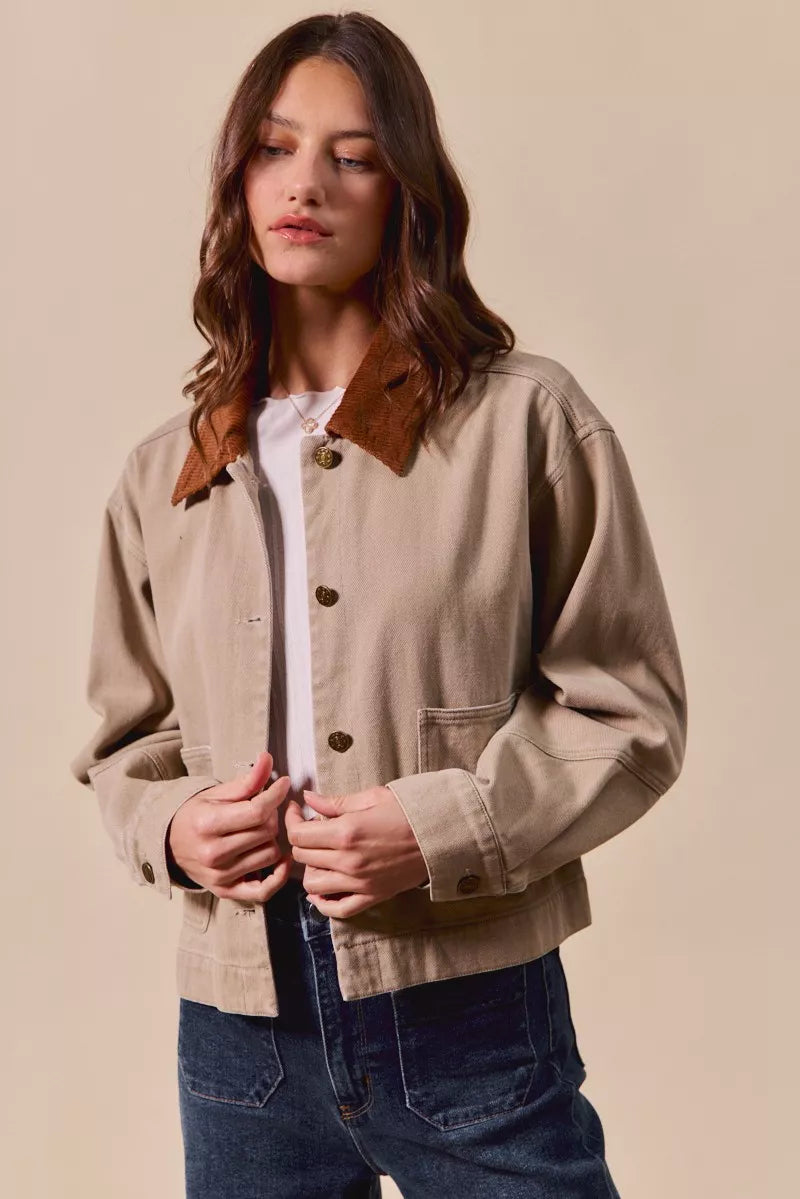 SO ME Womens Cropped Barn Jacket Cotton Twill Taupe wtih Collar and Pockets 0dccad0382514cf182dbbdd150c2eb36-Max-Origin Trendsi