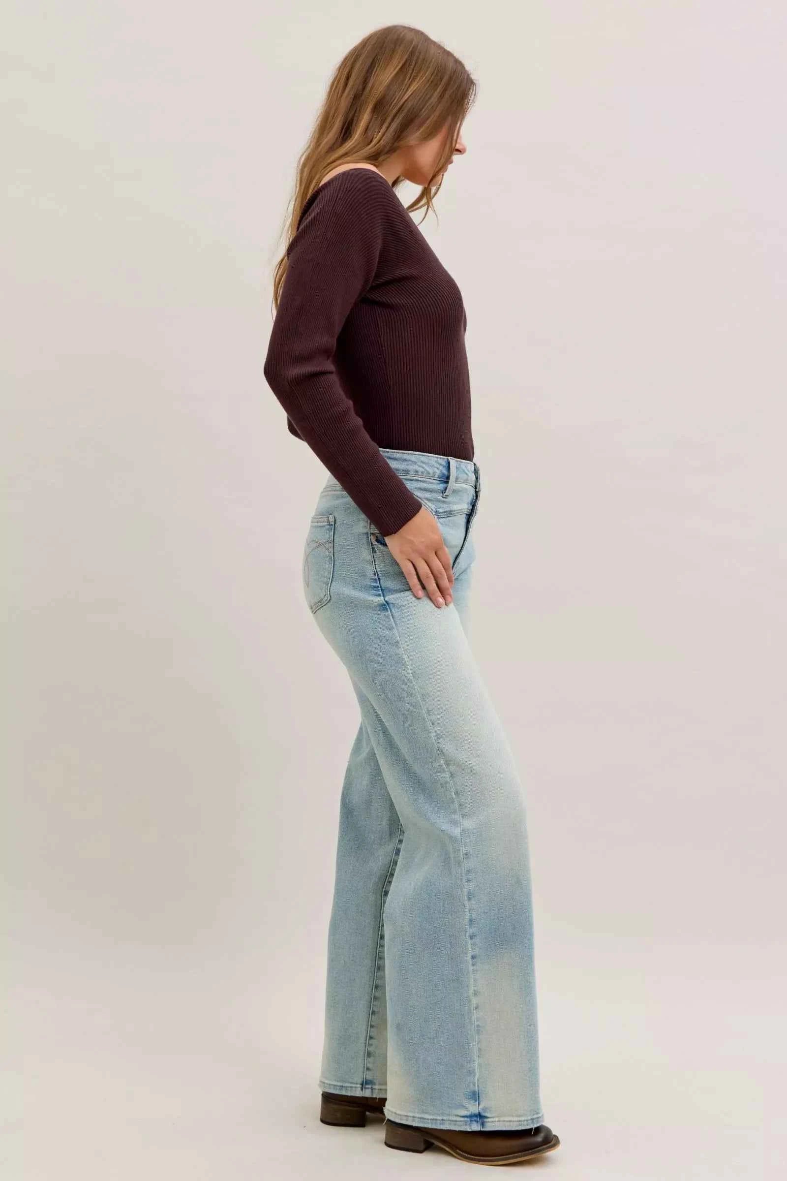 Judy Blue Straight Jeans High Waist Column Medium Wash Denim Pants 0ecc4934-8971-4718-ab66-90431f6a8cab-Max-Origin Trendsi