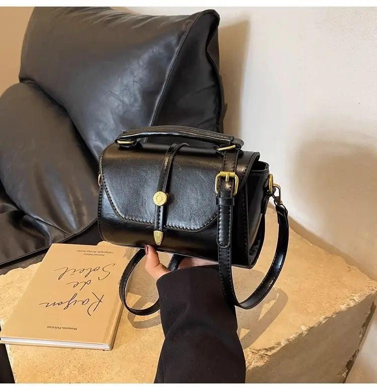 Women's Vintage Style Messenger Bag High Quality Soft Leather Flap Crossbody Bag