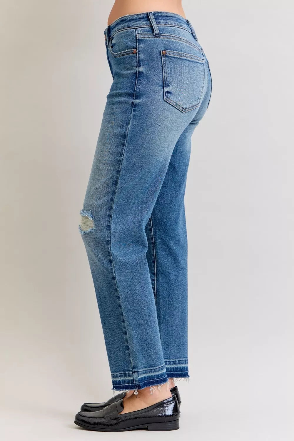 Judy Blue Jeans Boyfriend Patch & Repair Destroy Release Hem Mid Rise Plus Sizes 1364a06e91f540e19f8db4e5f2366b42-Max-Origin Trendsi
