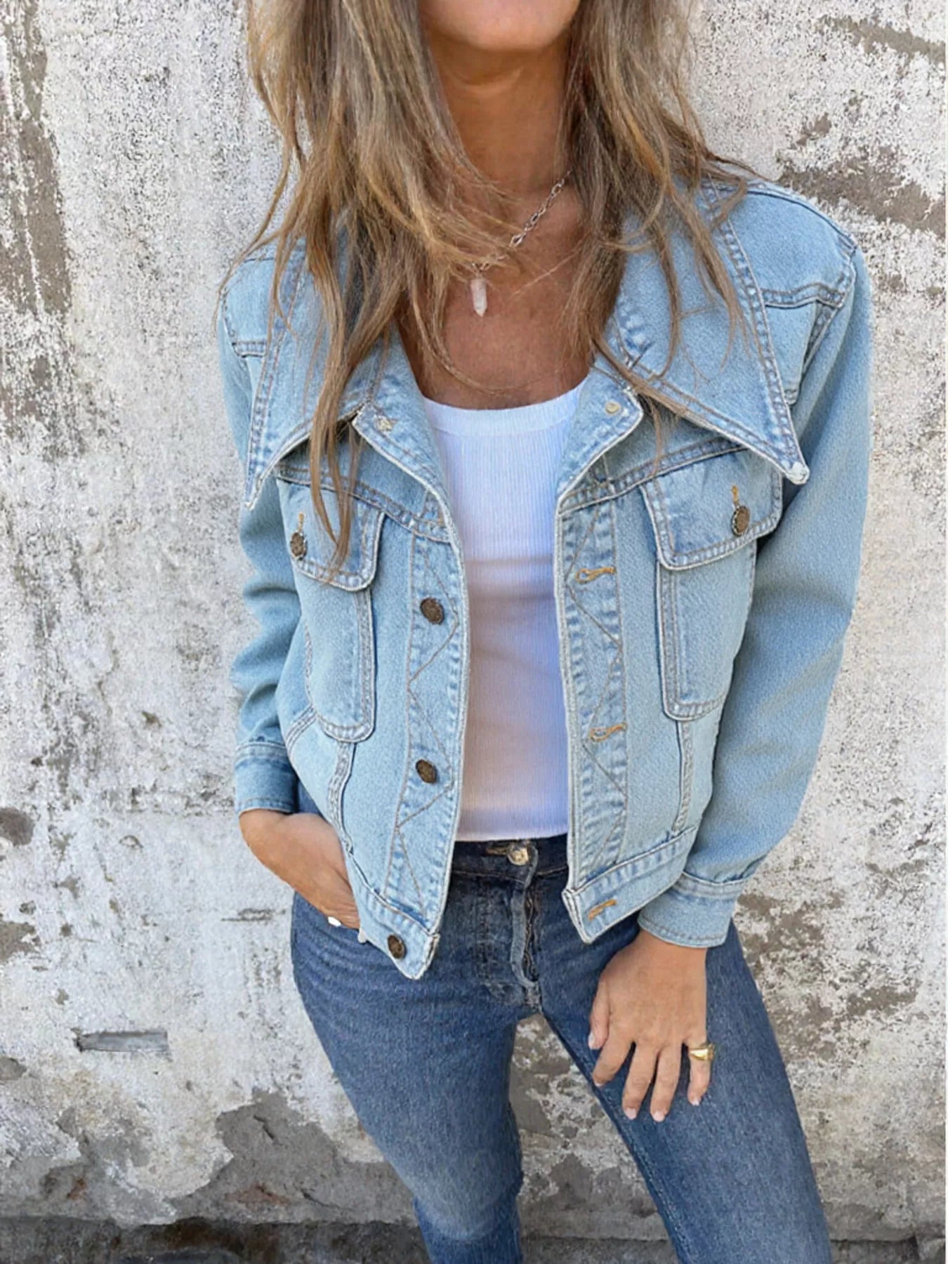 Women's Denim Jacket Button Up Light Blue Wash Long Sleeve 150748445be648a7ad918b5db5eb5875-Max-Origin Trendsi