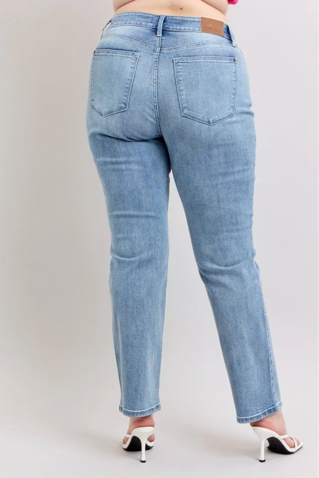 Judy Blue Dad Jeans Plus Size High Waist Medium Wash 15b0bc99-f07f-443e-8238-d5ef8232c583-Max Trendsi