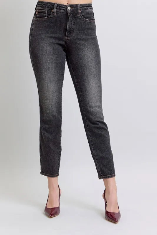 Judy Blue Black Slim Jeans Mid Rise Tummy Control 15b2762b902e4e2da0bd89f2169f72fc-Max-Origin Trendsi