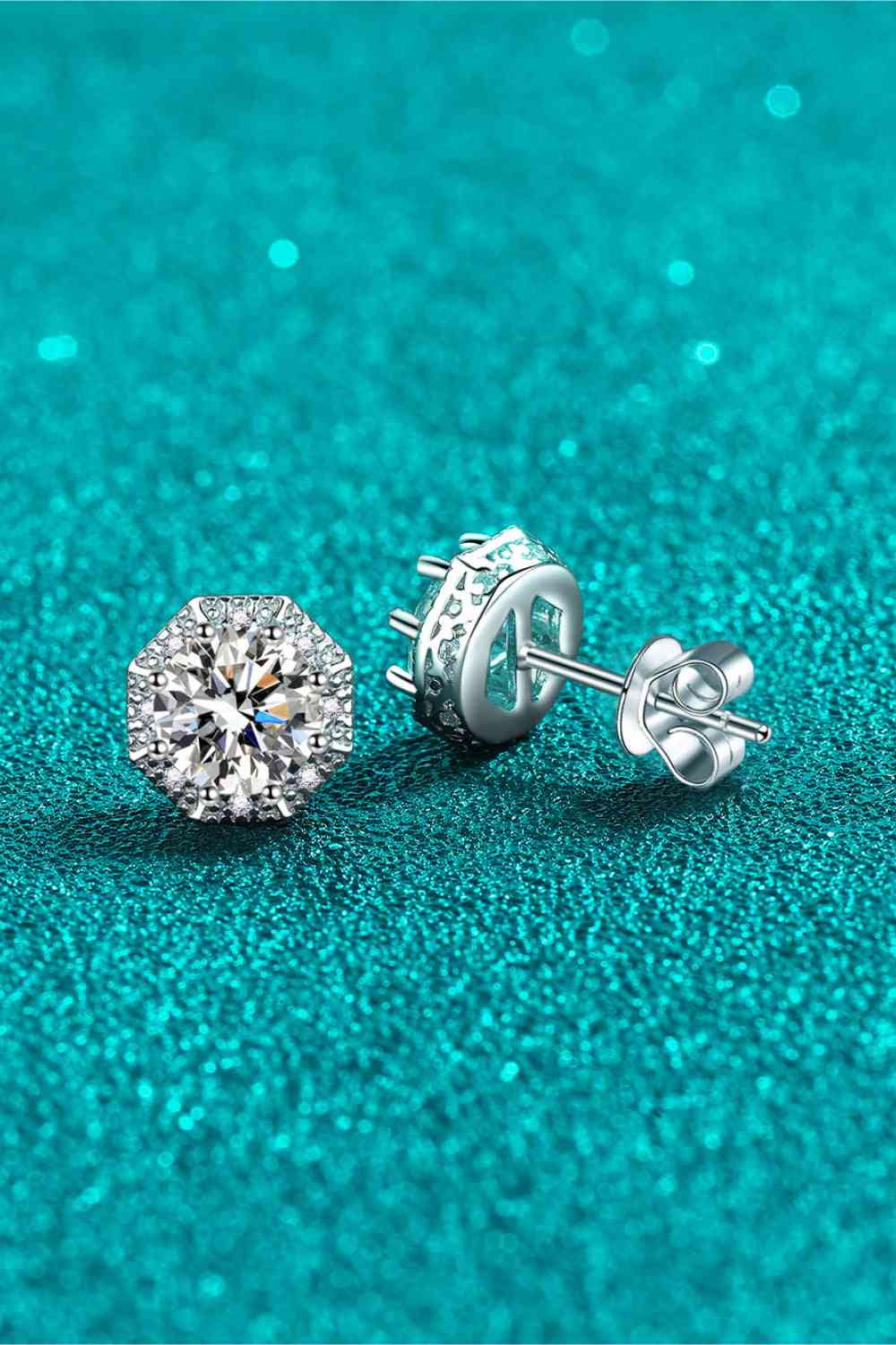 2 Carat Moissanite Stud Earrings 925 Sterling Silver 18a9eb52efa347bd83a2b7181d363d1d-Min Trendsi