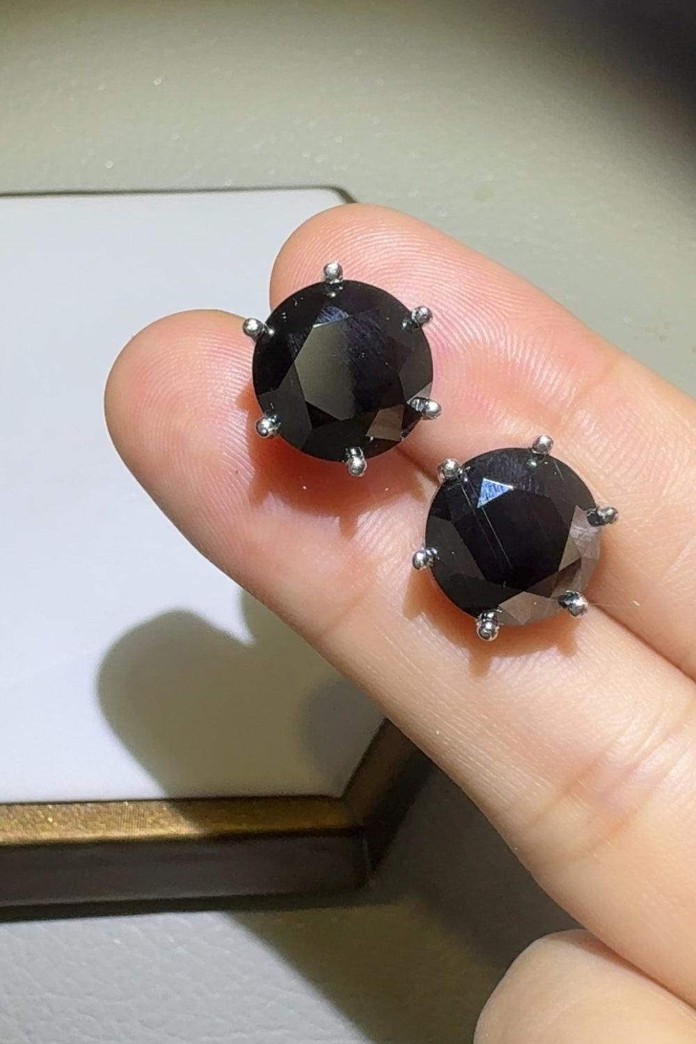 4 Carat Moissanite Black Stone Stud Earrings 925 Sterling Silver Platinum-plated 19a1e941-0b09-433e-bd44-6587684a0431-Max Trendsi