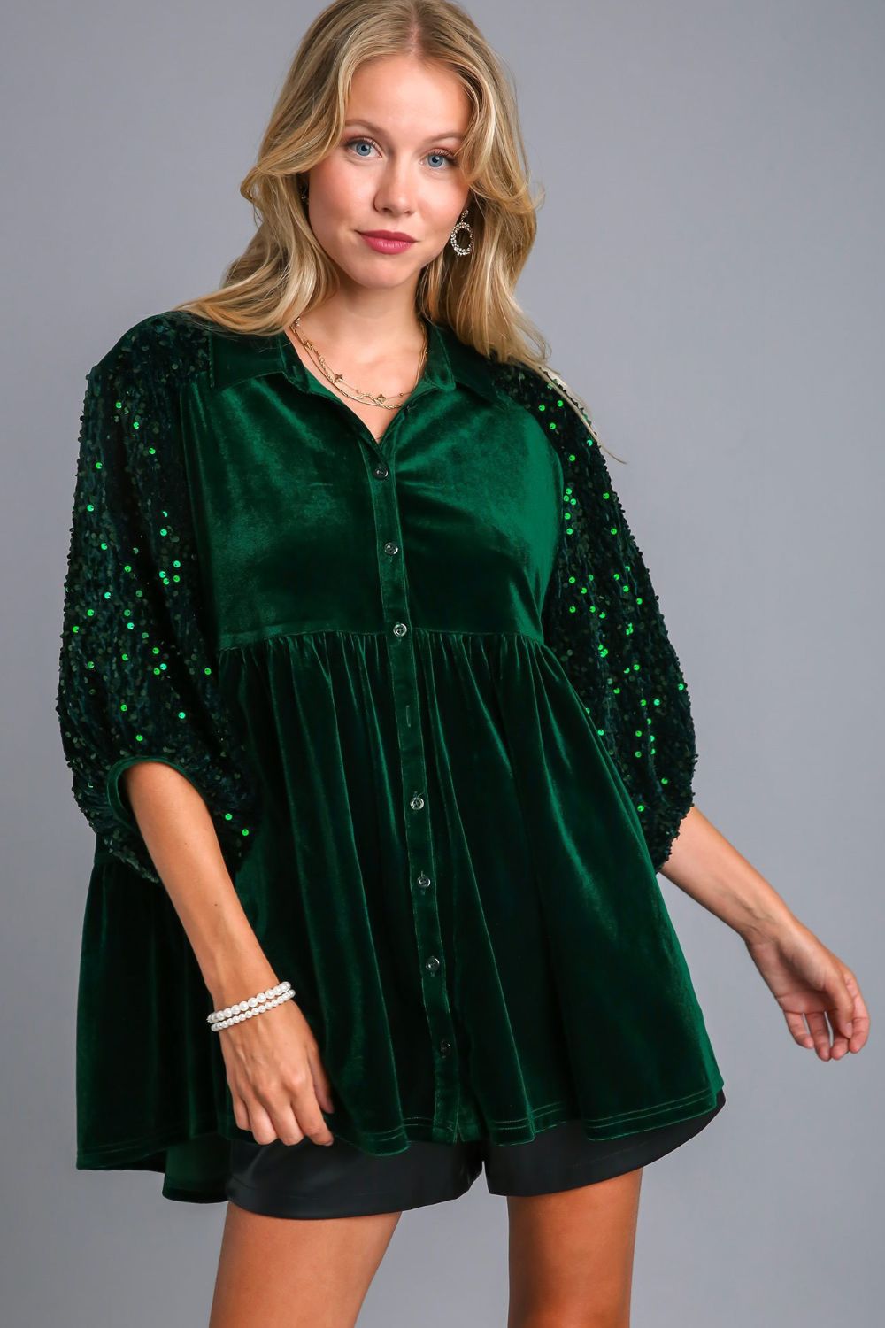 Umgee Women Shirt Green Sequin Half Sleeve Tiered Back Babydoll High-Low Hunter Green 19d89858-176a-43f9-8f88-332dbdd87784-Max Trendsi