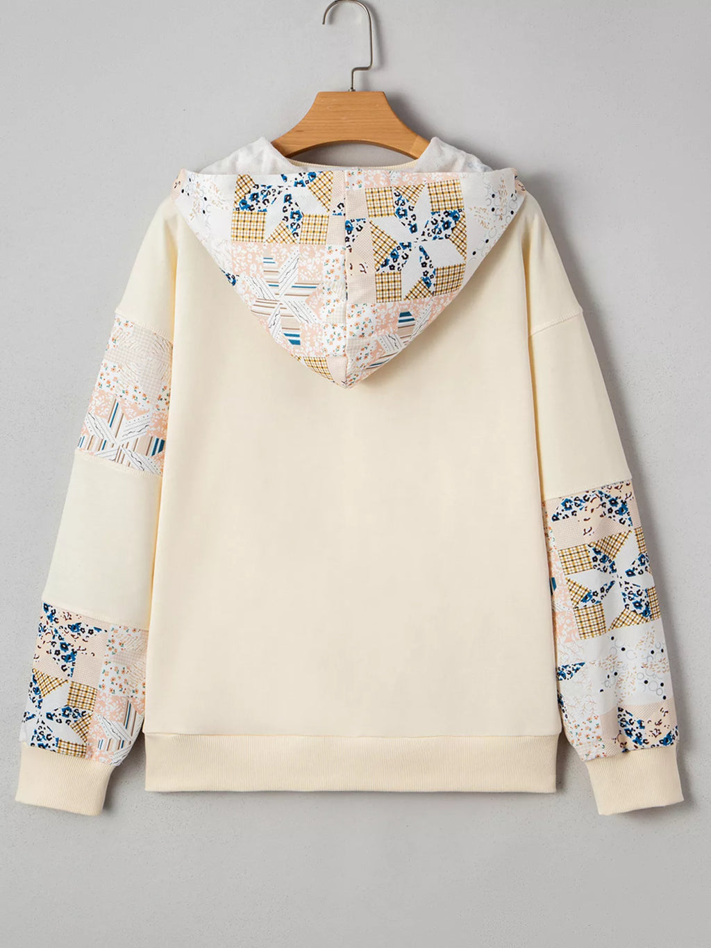 Women's Hoodie Cream Geo Pattern Patchwork with Kangaroo Pocket 19f0010a24894c3985376376070818cf-Max-Origin Trendsi