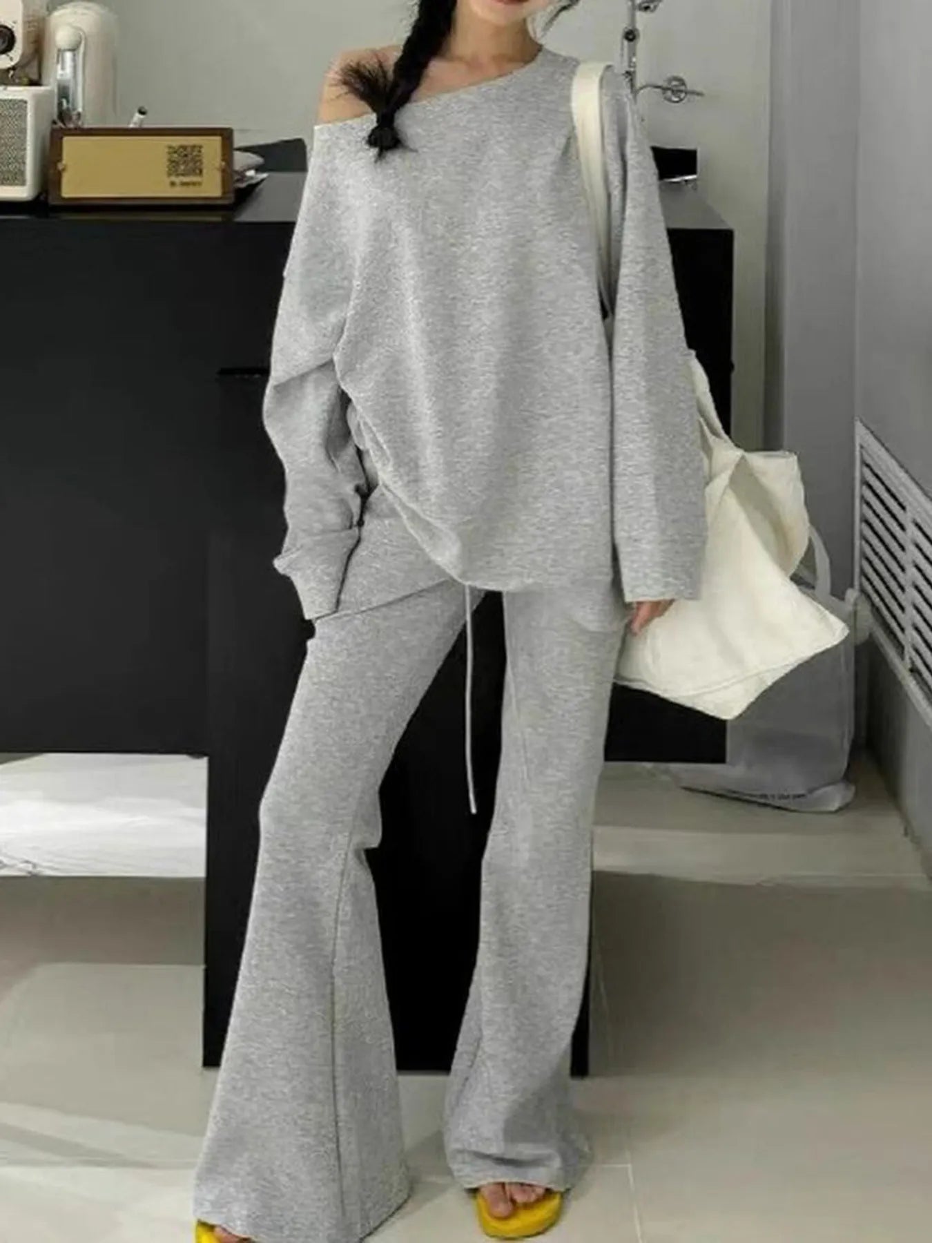 Women's Outfit Set Gray Off-Shoulder Long Sleeve Top and Drawstring Pants 1b0f325a0bd648ba989ff17cd35f7f73-Max-Origin Trendsi