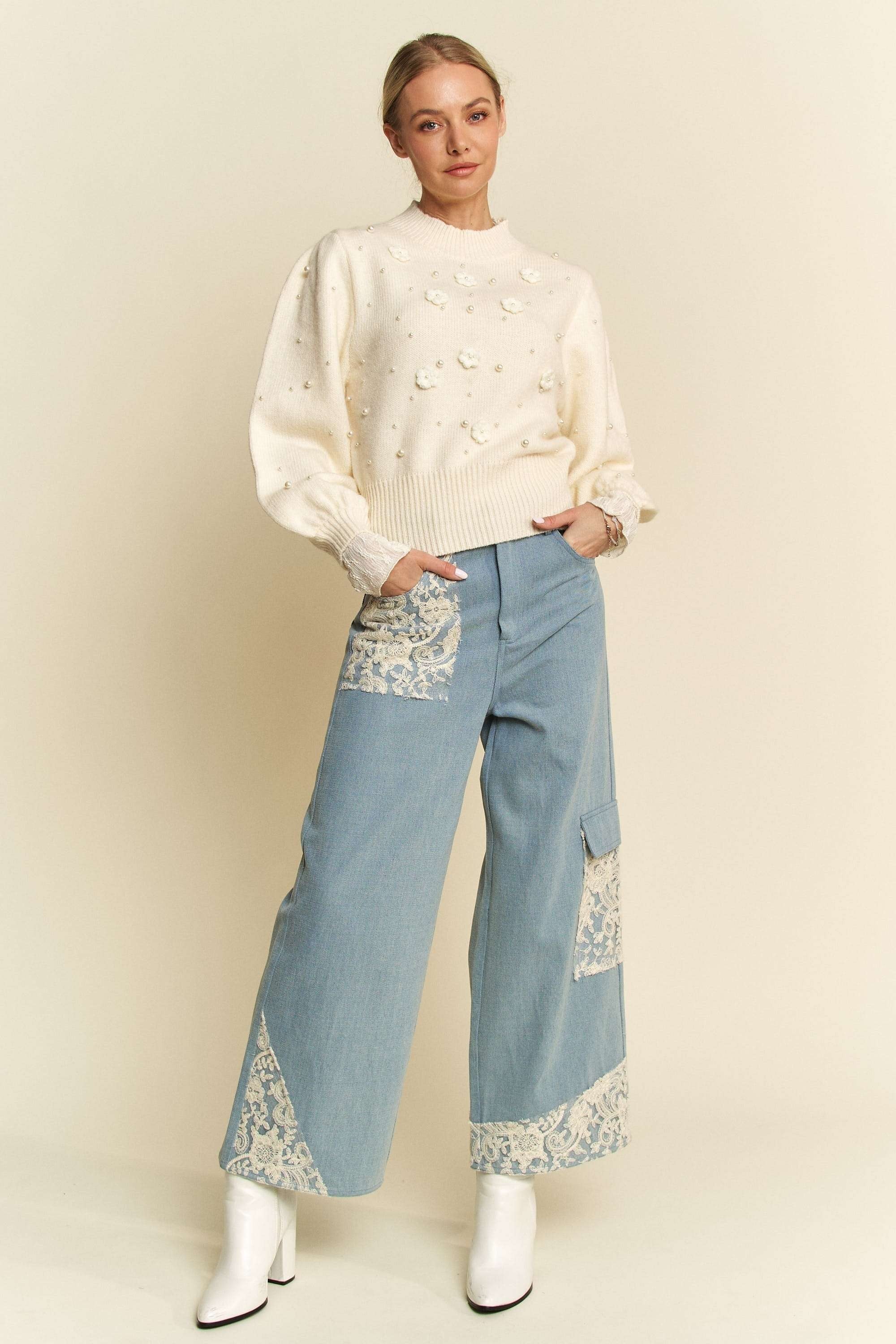 Davi & Dani USA Wide Leg Jeans Lace Applique Light Washed Denim Pants 1cbc8604-9e6c-495d-91fe-3b50ec93a69e-Max Trendsi