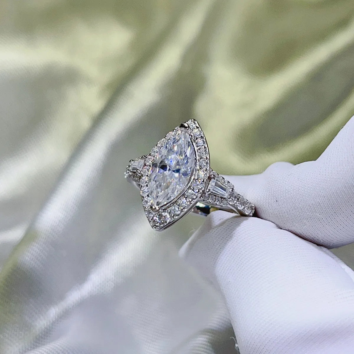 Silver Ring 2 Carat Moissanite 925 Sterling Platinum-plated 21fe3439-0505-4127-b150-f5d7f55bb9d0-Max-Origin Trendsi