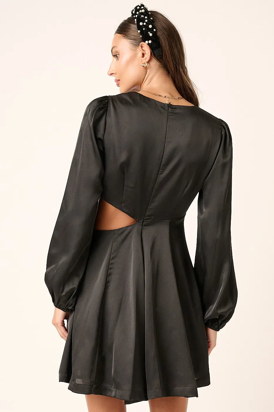 Mittoshop Mini Dress Black Satin Side Cutout Detail Long Sleeve 24205f5ac339404db595e3916cd73ddb-Max-Origin Trendsi
