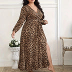 Damen Maxi-Kleid mit Leo-Print, langen Ärmeln und Schlitz, Wickeloptik, Übergröße