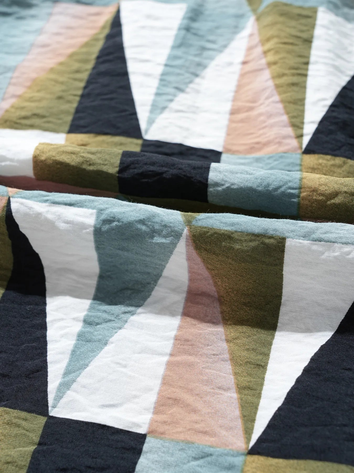 Women's Shirt Geometric Colorful Print Buttoned Balloon Sleeve Top 2babdaaa18de4594bb787cf4036ae297-Max-Origin Trendsi