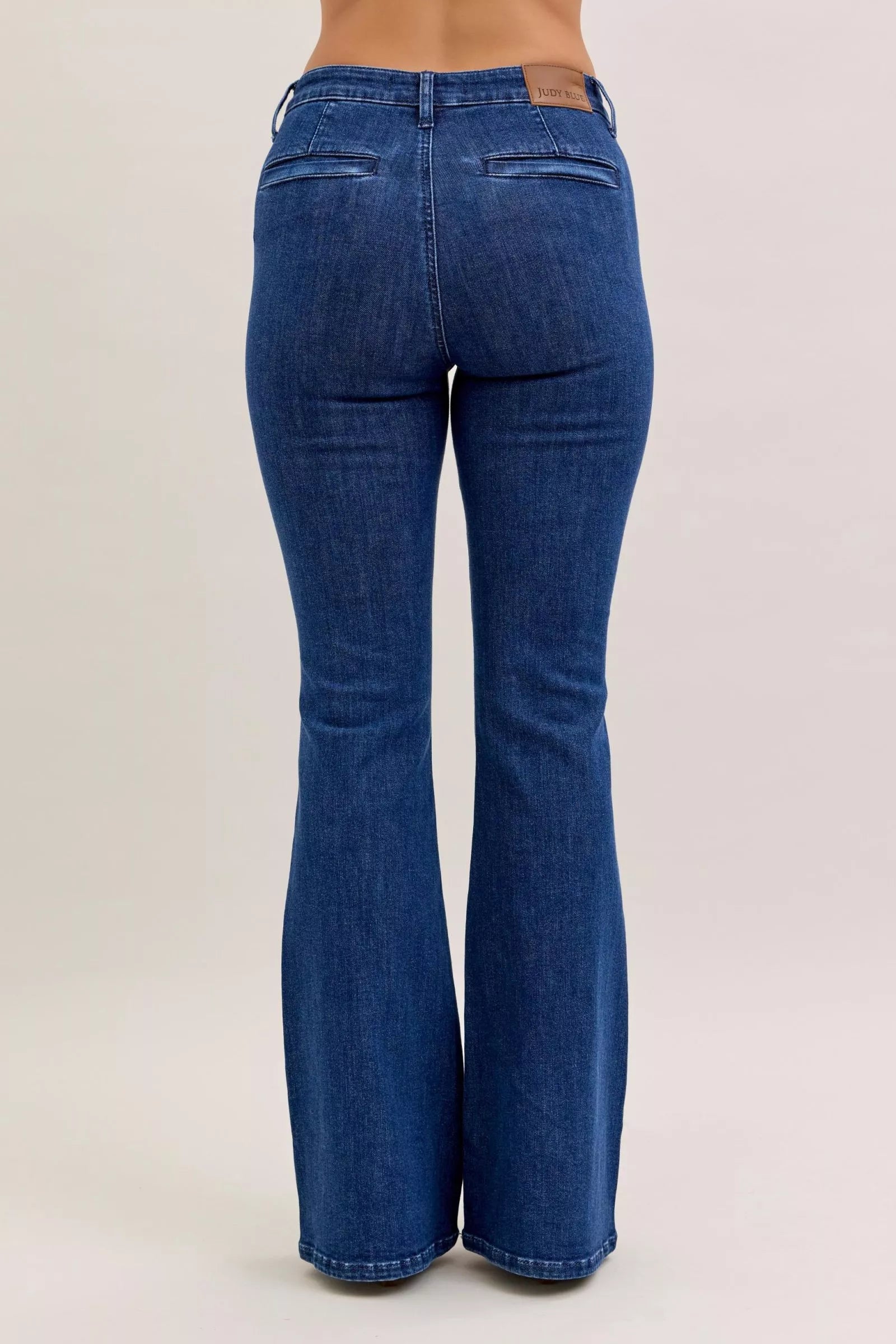 Judy Blue Flare Jeans High Waist Dark Wash with Front Patch Pockets 2dad560d-eed9-4ef2-a248-b4265ce70305-Max-Origin Trendsi
