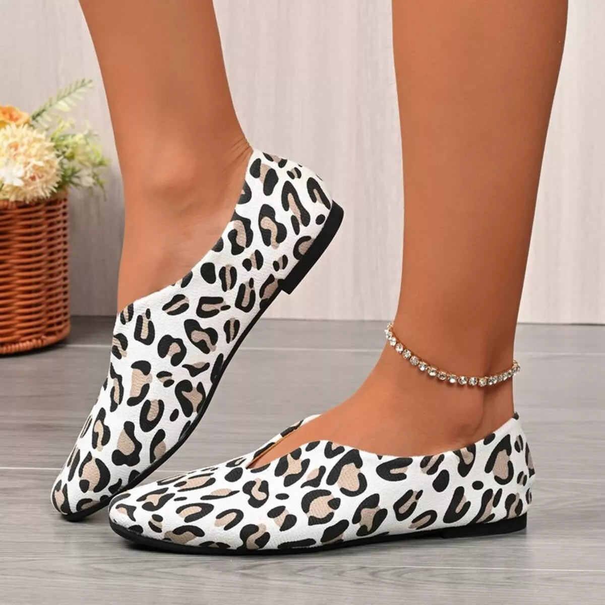 Women's Slip-Ons Leopard Square Toe Flat Casual Shoes 2f2e2a7375d04d438e6813eb8c4d0570-Max-Origin Trendsi