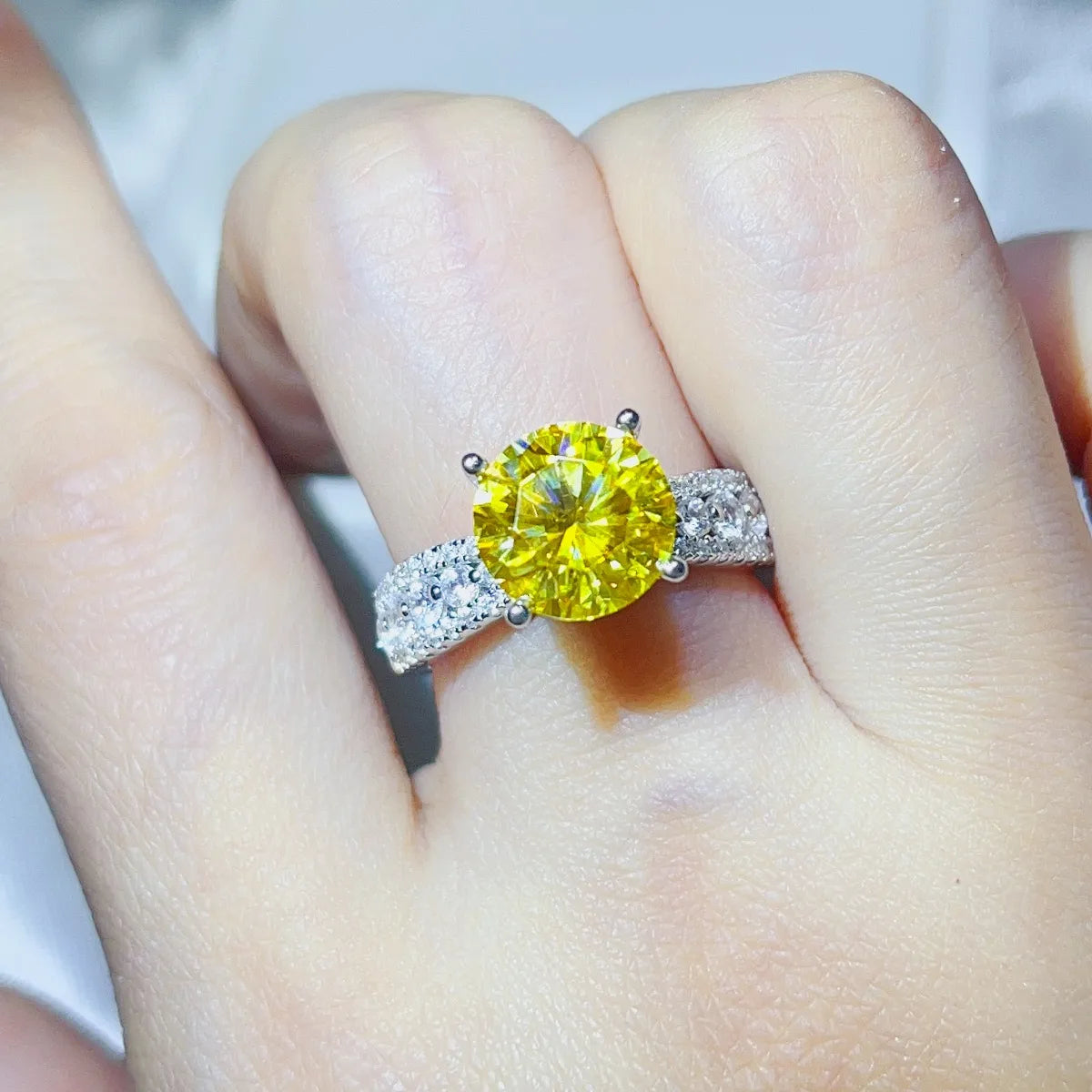 Silver Ring 3 Carat Moissanite Yellow Round Stone 925 Sterling Platinum-plated 30794f8d-2847-457d-8cdd-f3aab8afbc13-Max-Origin Trendsi