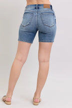 Judy Blue Denim Shorts Women's Button Fly Mid Length with Destroy Hem 327d262a1e234a9e884b424ae1ec2441-Max-Origin Trendsi