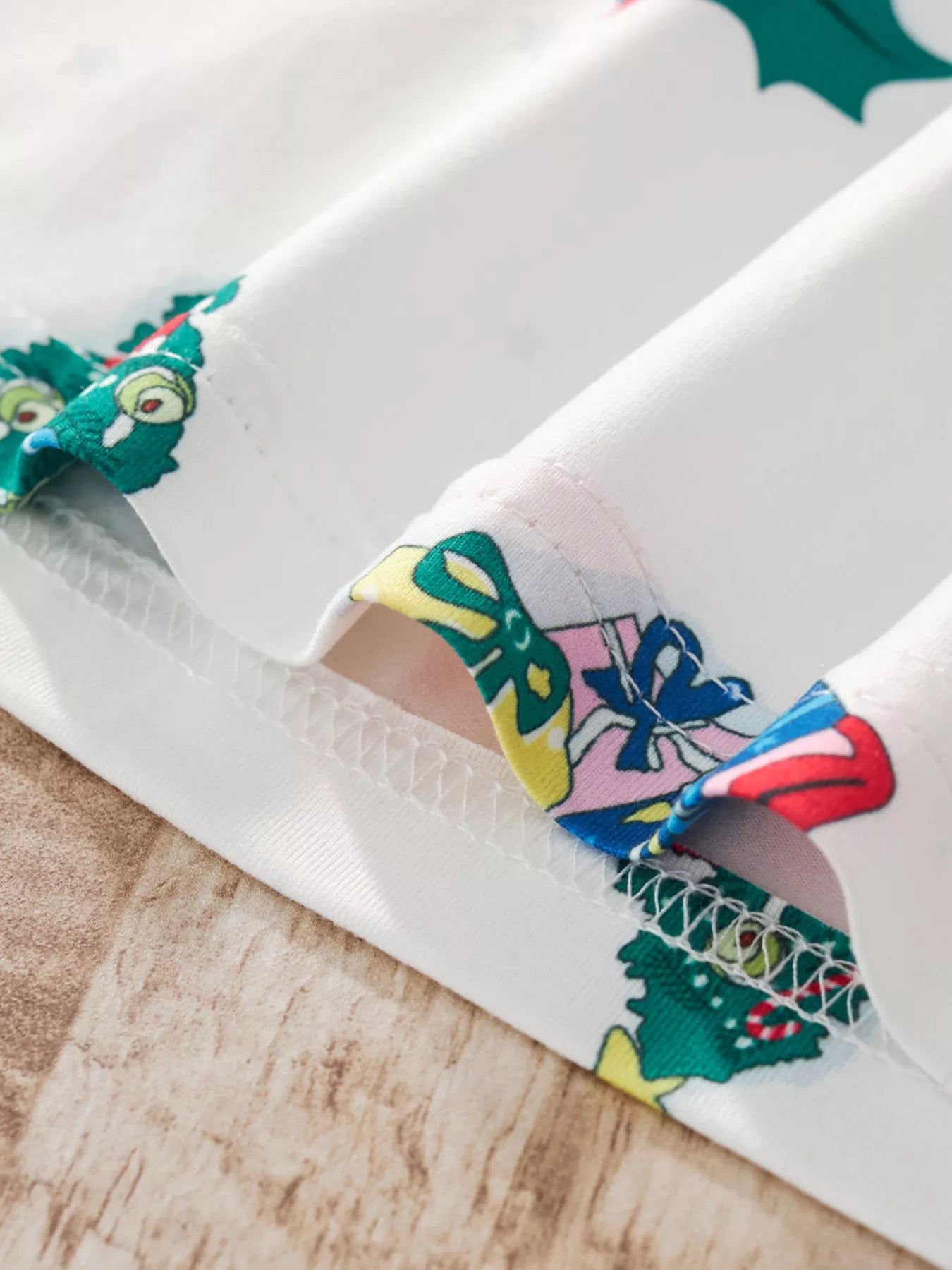 Children's Pajama Set Christmas White Print Round Neck Top and Pants 2 Pcs 330e0197106147f6a45ef4e84aa94365-Max-Origin Trendsi