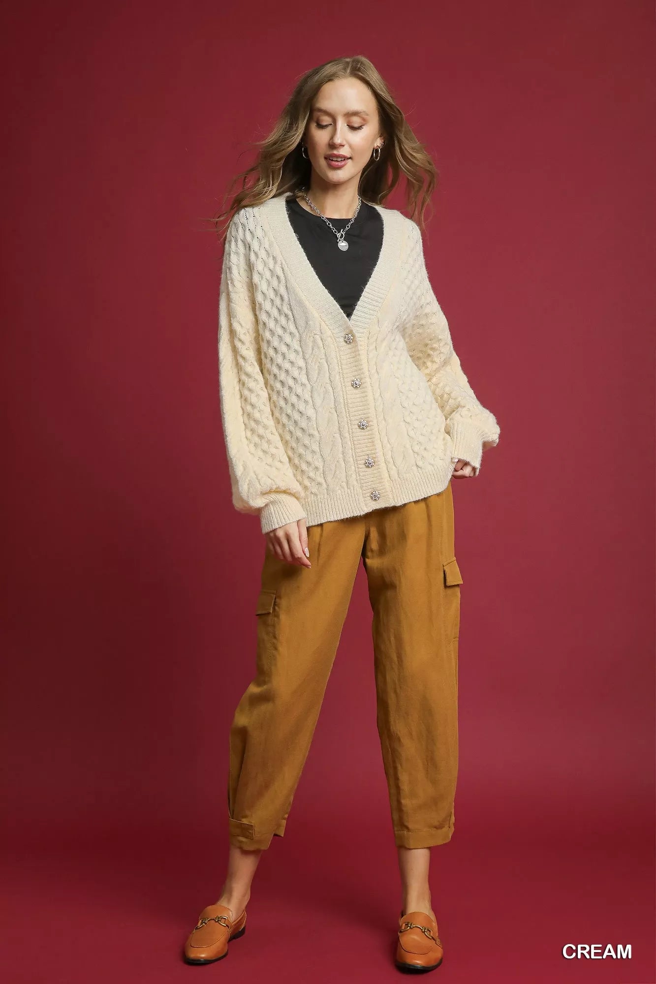 Umgee Cardigan Cream Cable Knit Pearl Button V Neck 33a27d23-6dc0-42d0-ae85-7b11982f4130-Max-Origin Trendsi