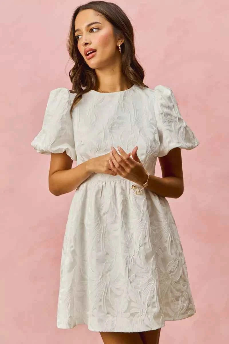 SO ME Jacquard Mini Dress White Floral Bubble Shorts Sleeves 33d8a474325f464c9543aa70e6b6c506-Max-Origin Trendsi