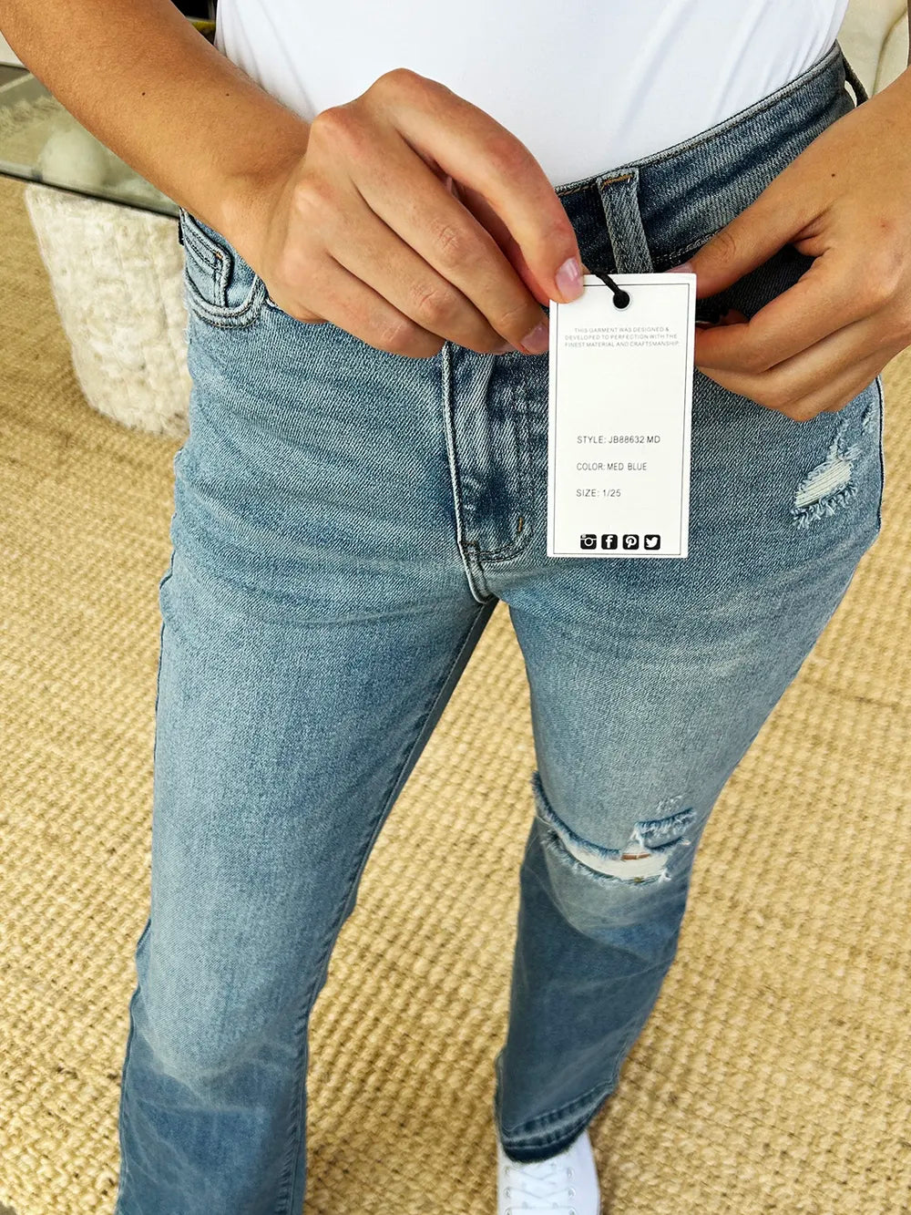 Judy Blue Distressed Jeans Medium Wash Mid Rise Destroyed Hem Denim 3603c4ea-0ebb-49a5-a627-9659cf09abc2-Max Trendsi