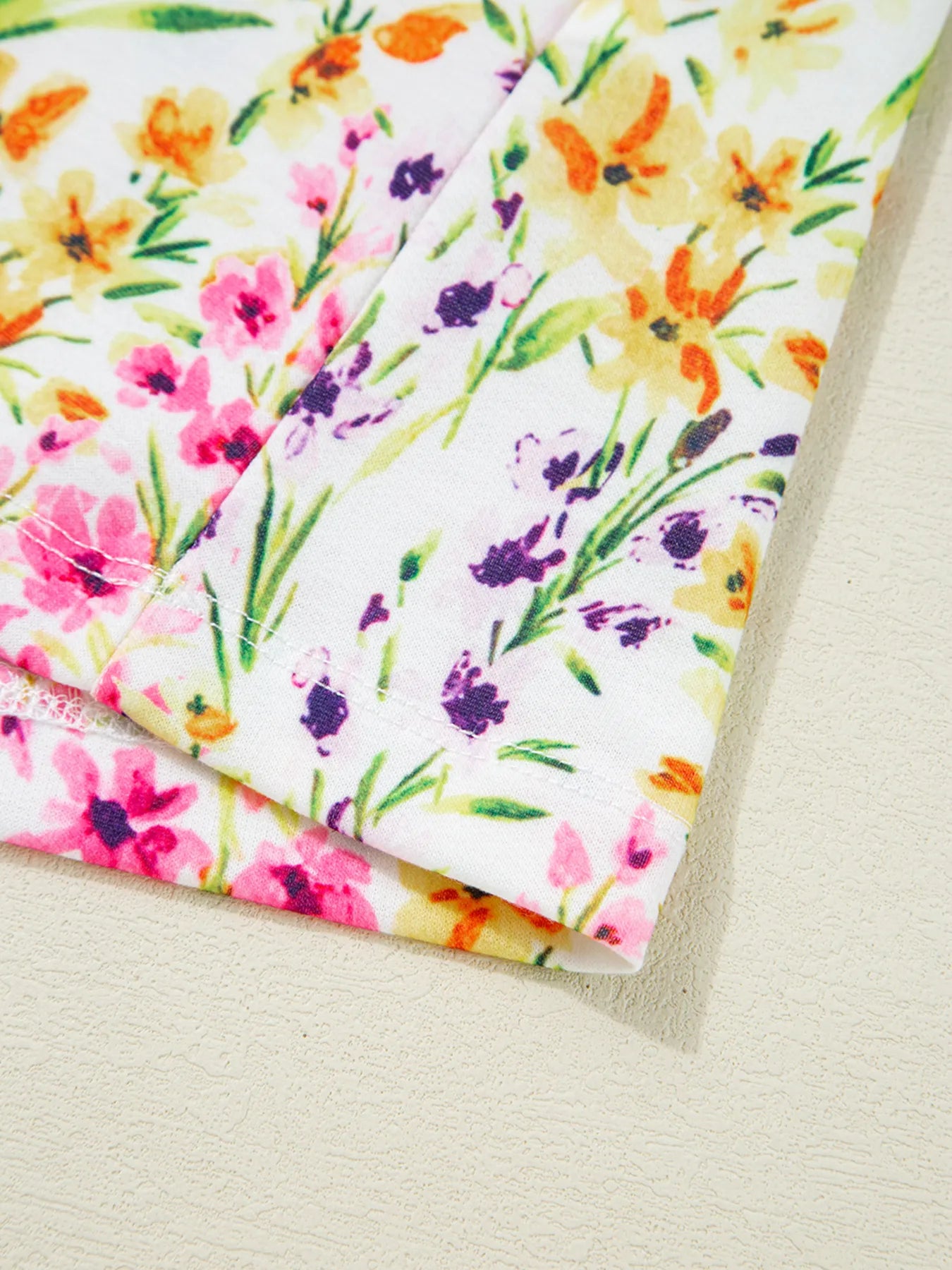 Floral Women's Blouse Puff Short Sleeve Crewneck Casual Ruffle Top 36946dfde86d4a5083318f79e5341368-Max-Origin Trendsi