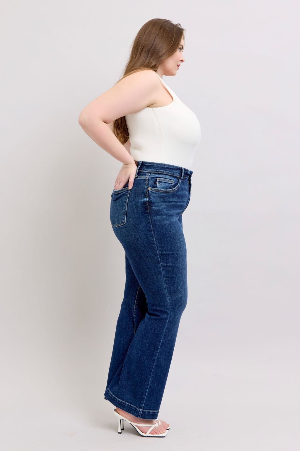 Judy Blue Flare Jeans High Rise with Pockets Dark Wash Plus Sizes 36ccbc55-c24c-4b5b-bdd0-c3e6e48e6e39-Max Trendsi