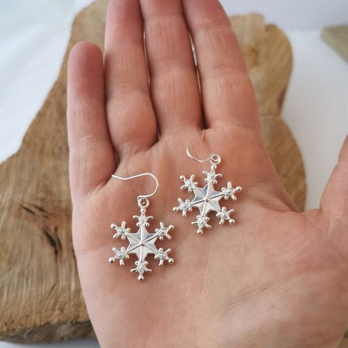 Silver-Plated Snowflakes Drop Earrings 3b1b9324-148b-46d2-851b-dfe92eec125c-Max Trendsi