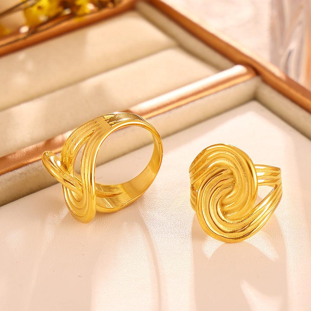 18K Gold-Plated Twisted Ring Titanium steel 3d3482f0-cb77-4b15-a861-eae6c1c68a10-Max Trendsi