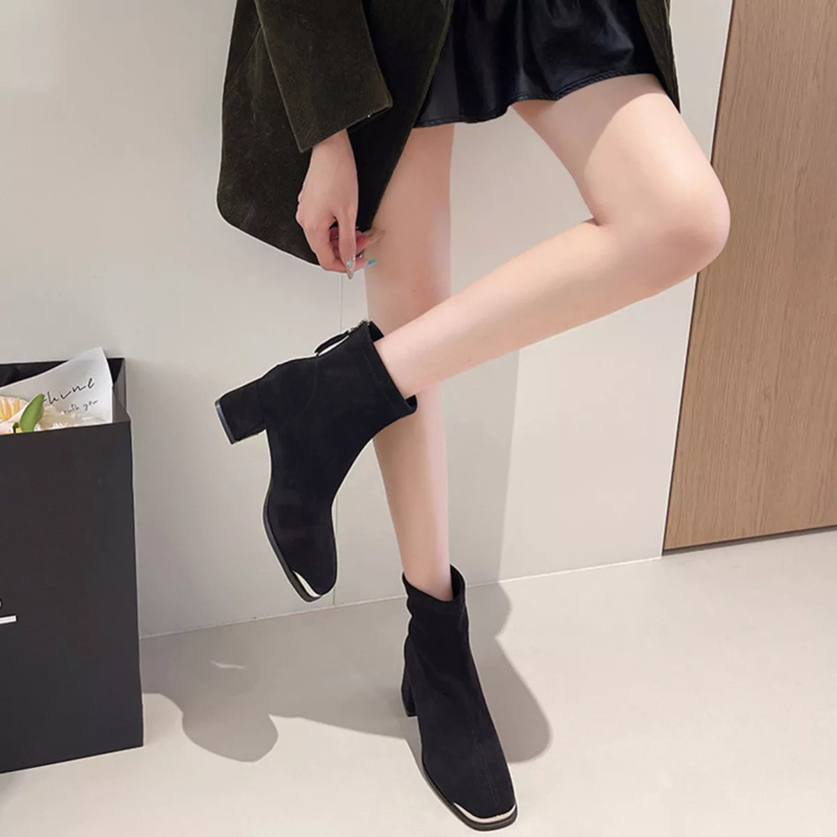 Women's Boots Square Toe Block High Heels Elegant Shoes 4007b5b4eb8741369f4ae20a033b61e6-Max-Origin Trendsi