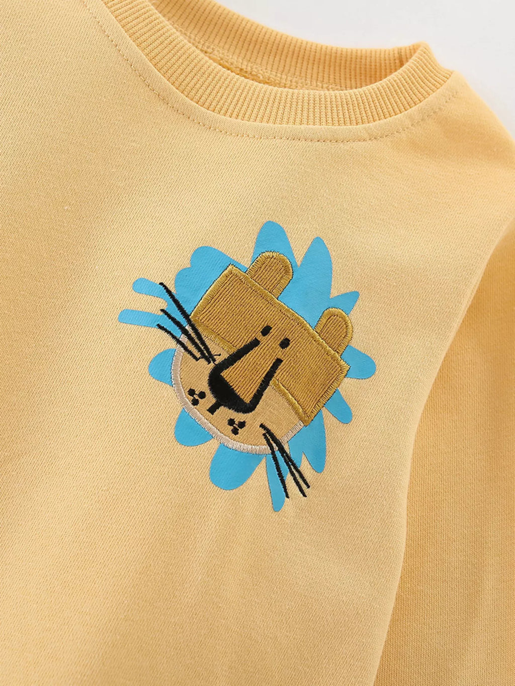 Boys Sweatshirt Gld Lion Embroidered Crew Neck for Children 413d8115ca9e46b0ab1eab105a829bd5-Max-Origin Trendsi