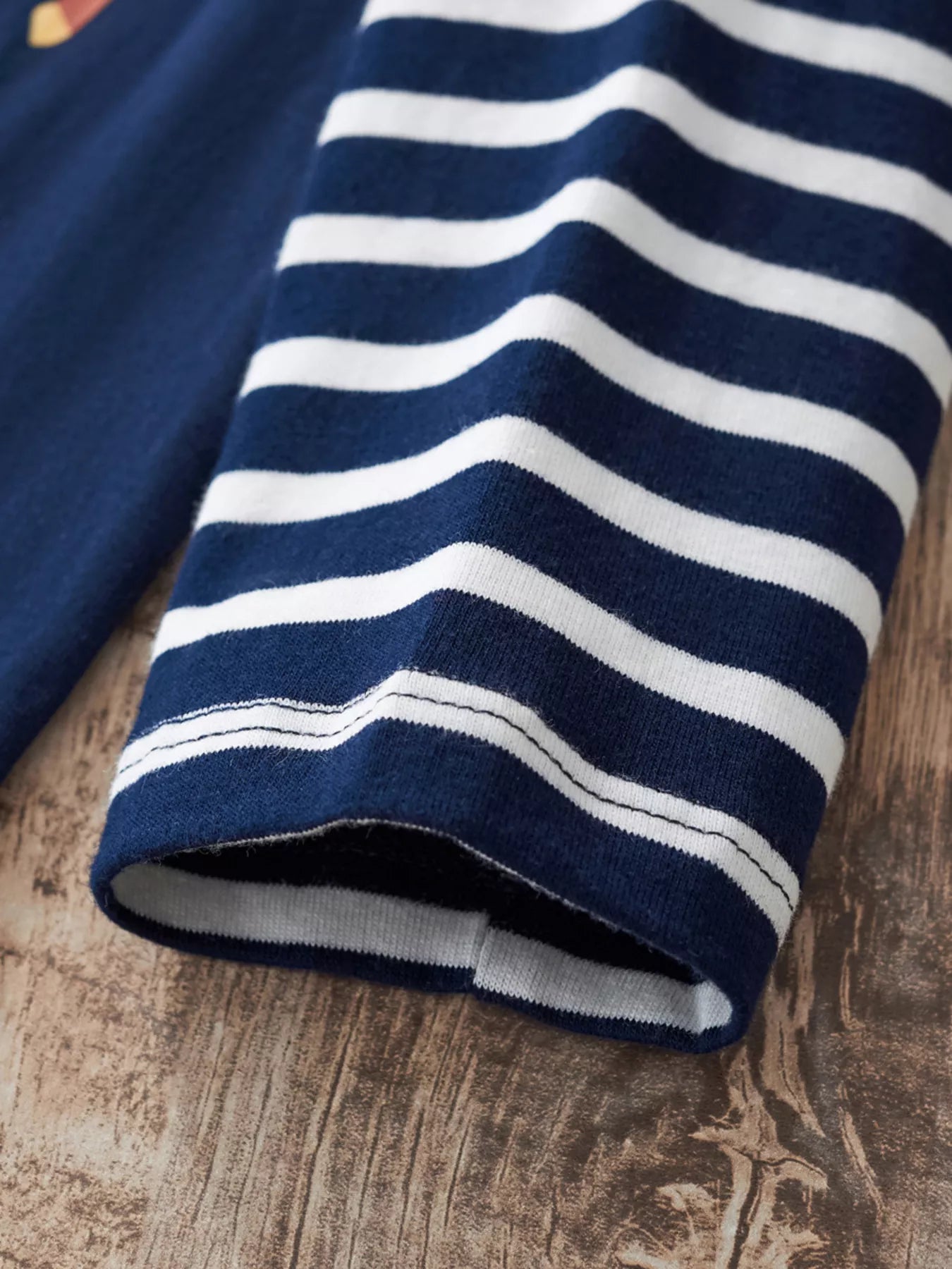 Children's Santa Sleigh Graphic Long Sleeve T-Shirt 42f10cf476c24d1798e4bf0ed20513c1-Max-Origin Trendsi