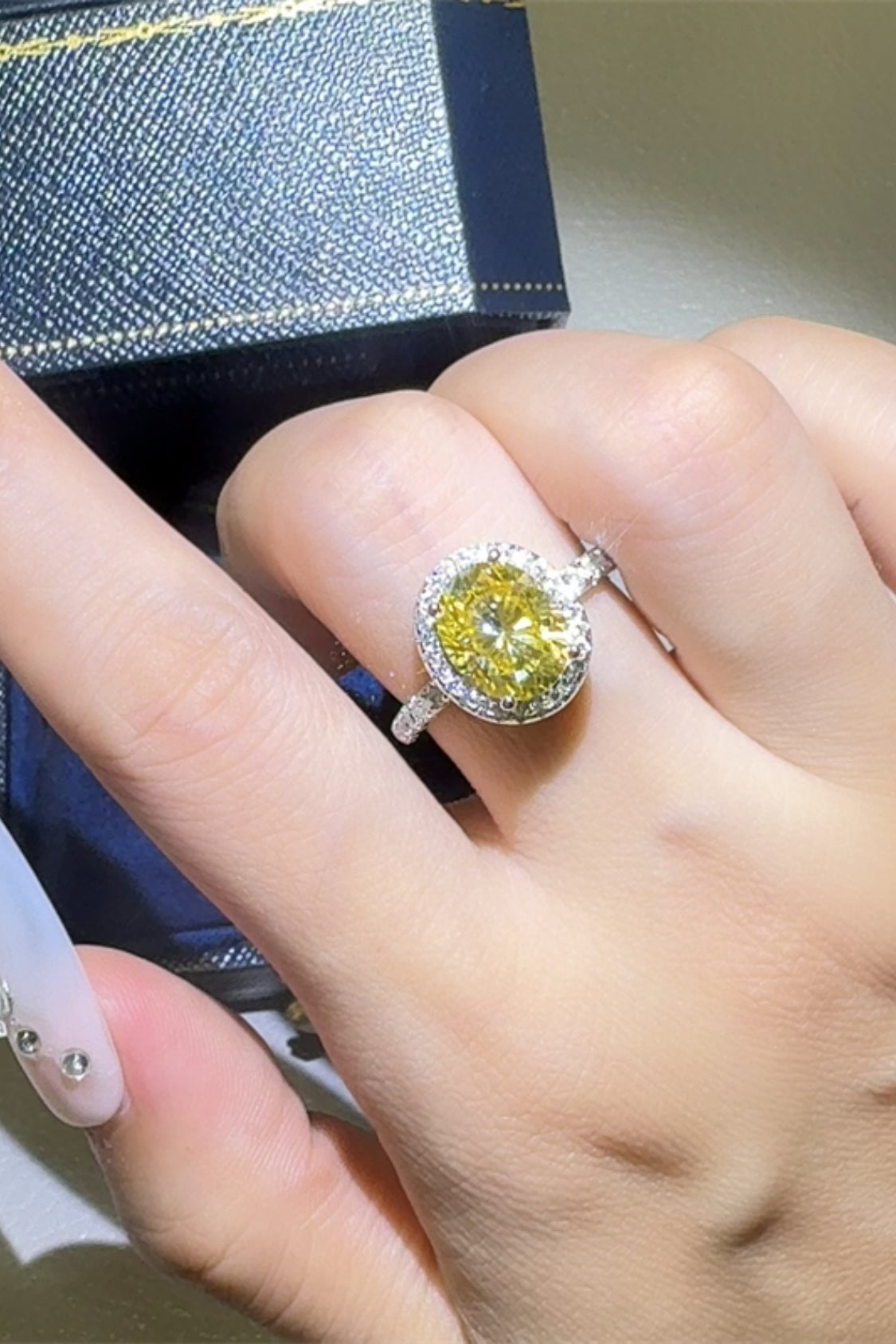 3 Carat Ring Moissanite Stone 925 Sterling Silver Women Jewelry with Box 42f3f285-6279-451f-9c5f-28d61f350878-Max Trendsi