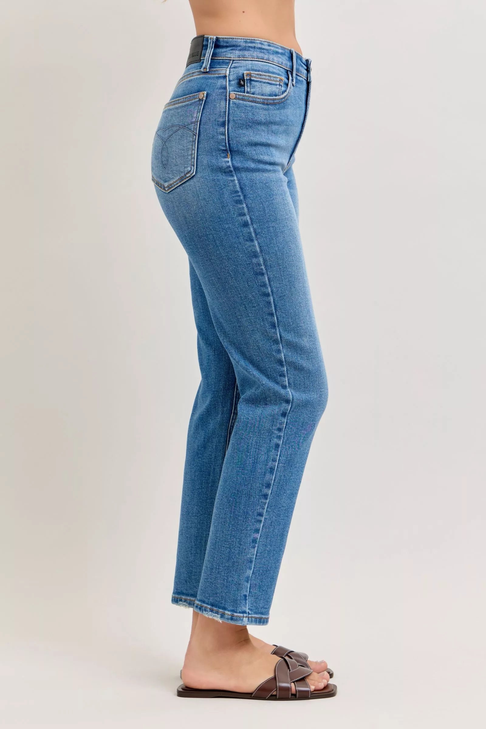 Judy Blue Straight-Leg Jeans High-Waisted Medium Wash Blue Denim Pants 4326ad38-22e6-4604-81f2-87e064476cc6-Max-Origin Trendsi