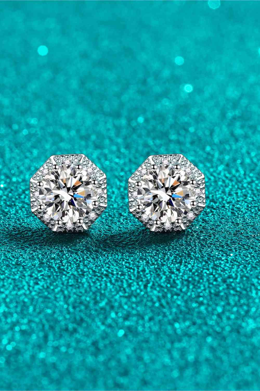2 Carat Moissanite Stud Earrings 925 Sterling Silver 443ec2d470424f8a938a0840ec8d82f4-Min Trendsi