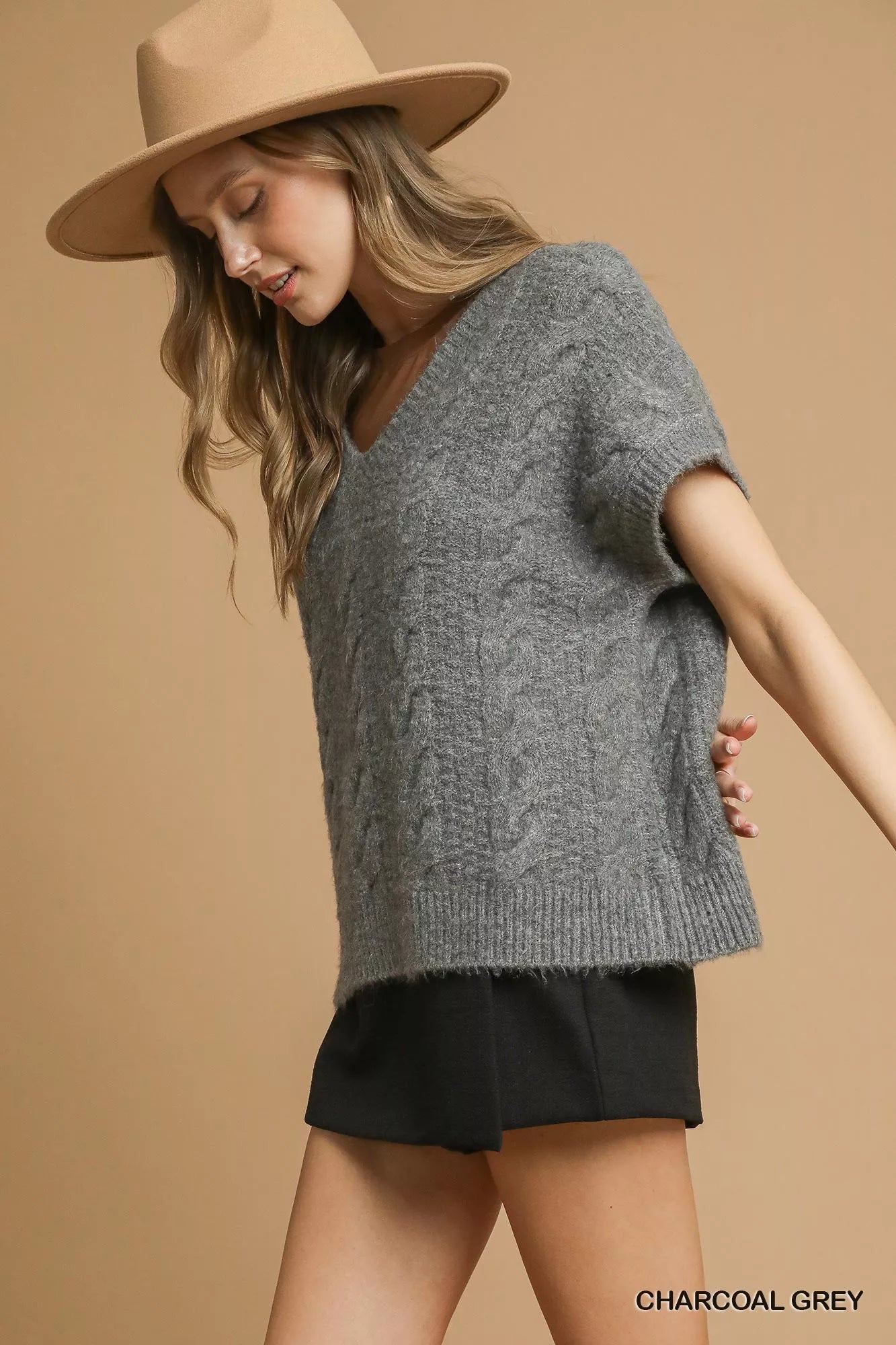 Umgee Womens Sweater Gray Cable-Knit V-Neck Short Sleeve 45c50c77-e33b-4298-a982-81732ab562fd-Max-Origin Trendsi