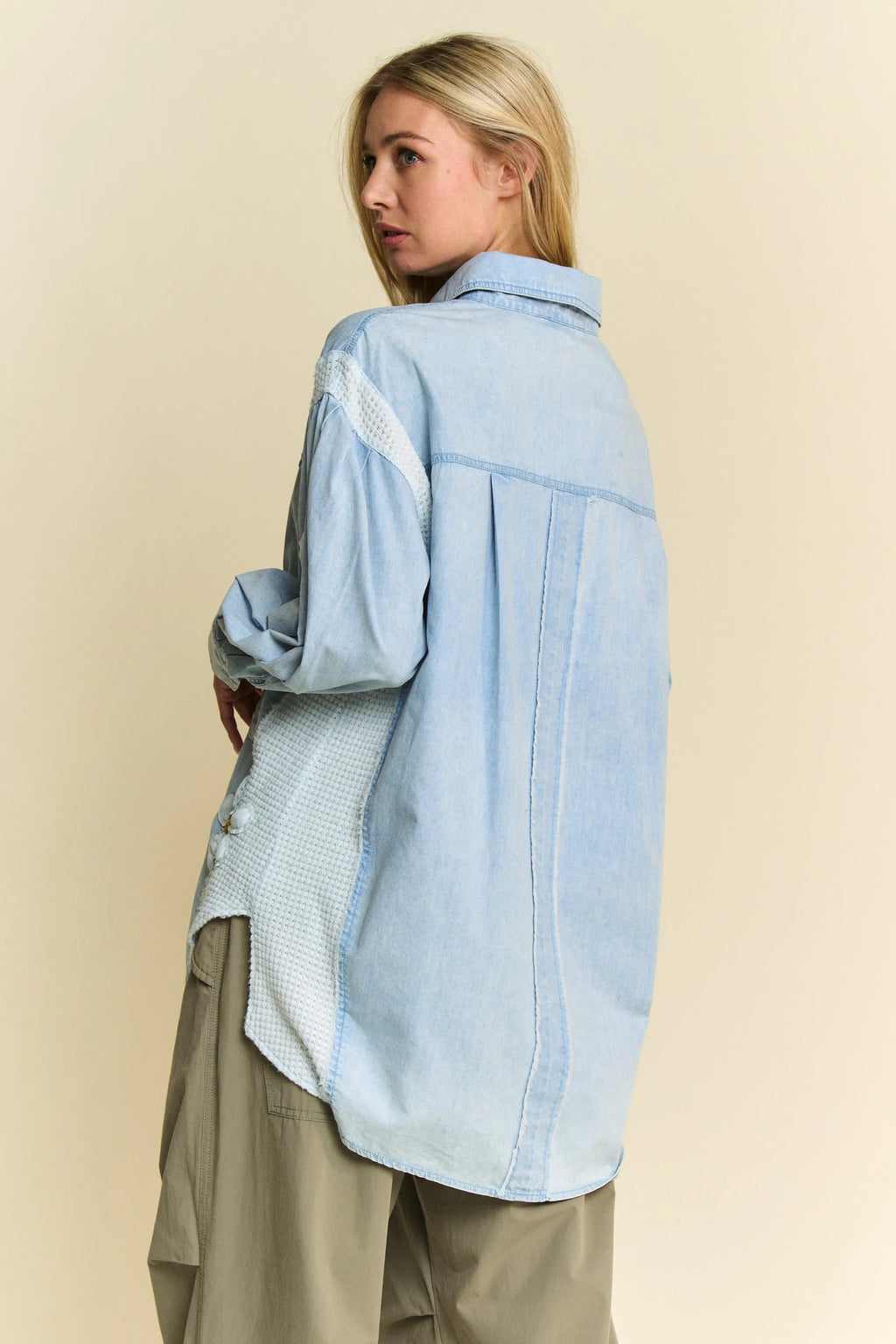 Davi & Dani Women's Denim Shirt Lightweight Washed Daisy Patch Waffle Knit Top 47168bdd49fc4d8eba19b35de495267e-Max-Origin Trendsi