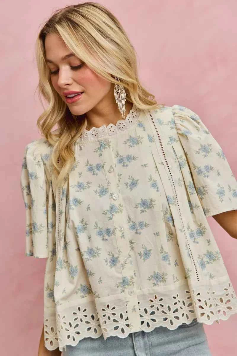SO ME Floral Print Lace Trim Flutter Sleeves Blouse