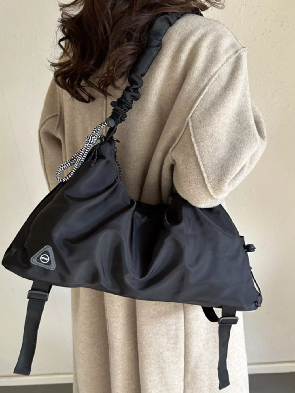 Womens Shoulder Crossbody Bag Casual Ruched Oxfrod Fabric Black Handbag 484ec277-07f7-4a53-90a0-b1923adb935f-Max-Origin Trendsi