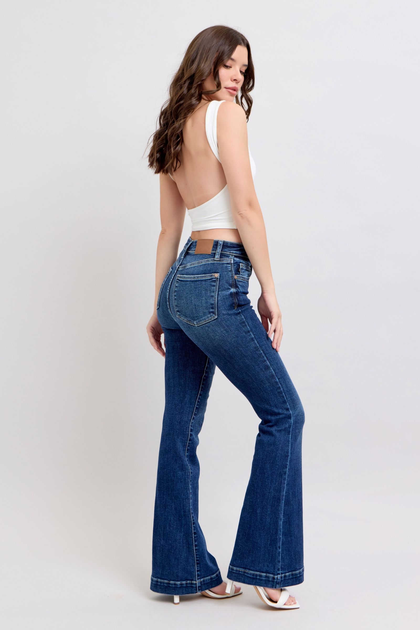 Judy Blue Flare Jeans High Rise with Pockets Dark Wash Plus Sizes 49608f1d-9140-4b48-81d2-5928e2bb7c13-Max Trendsi